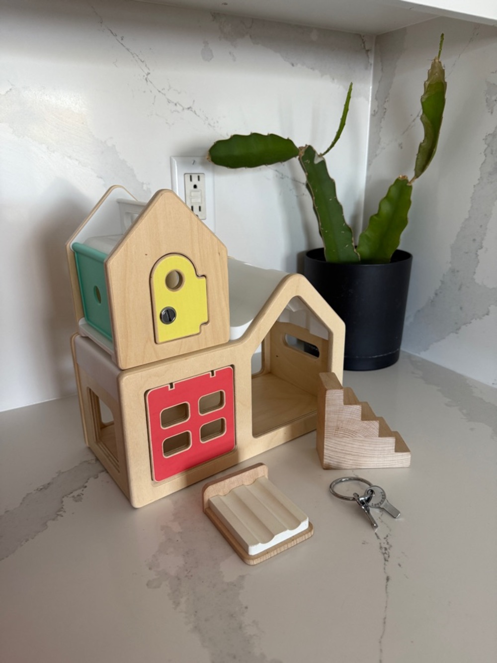 Lovevery Modular Playhouse/Doll house plus accessories